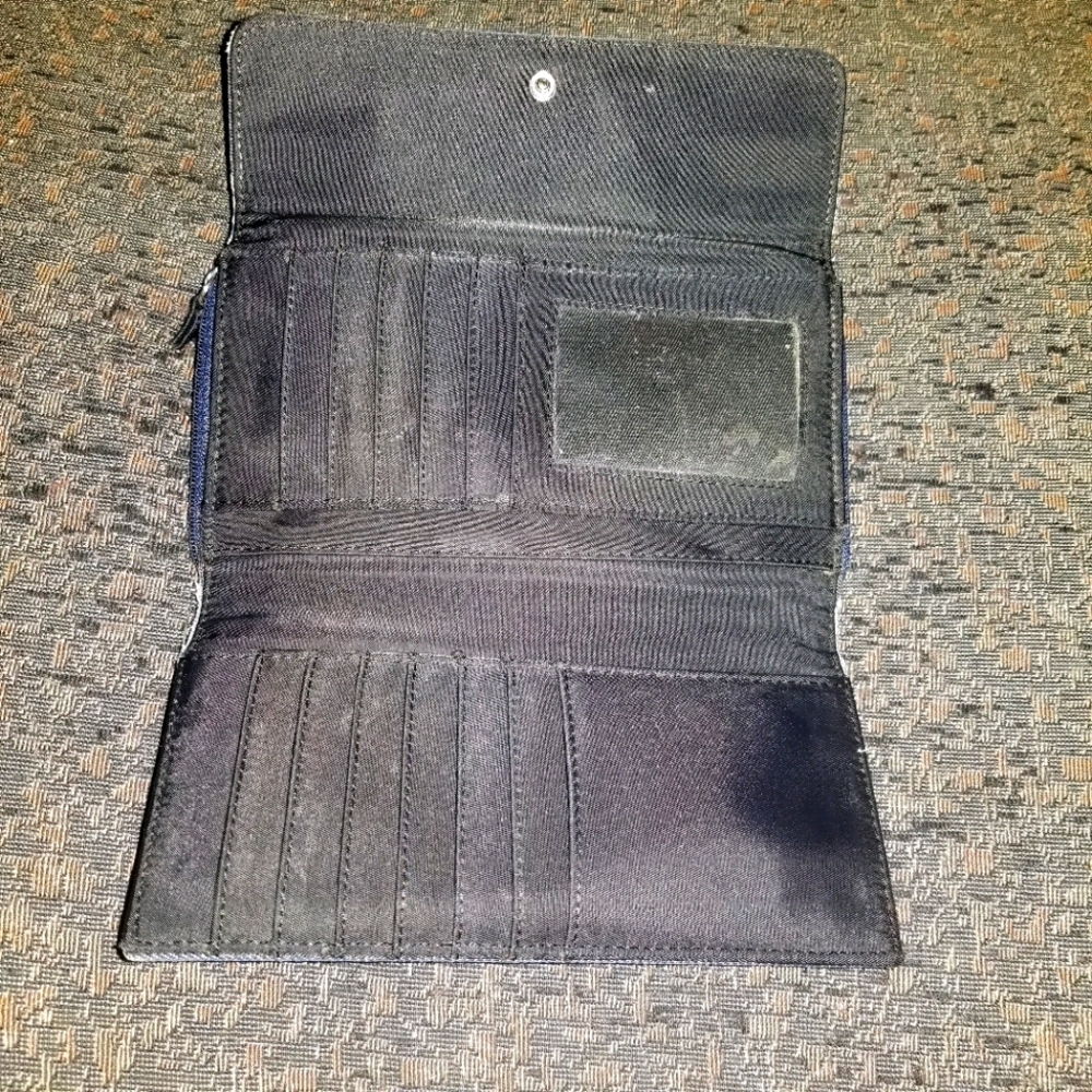 Kate Spade Wallet - Picture 2 of 5